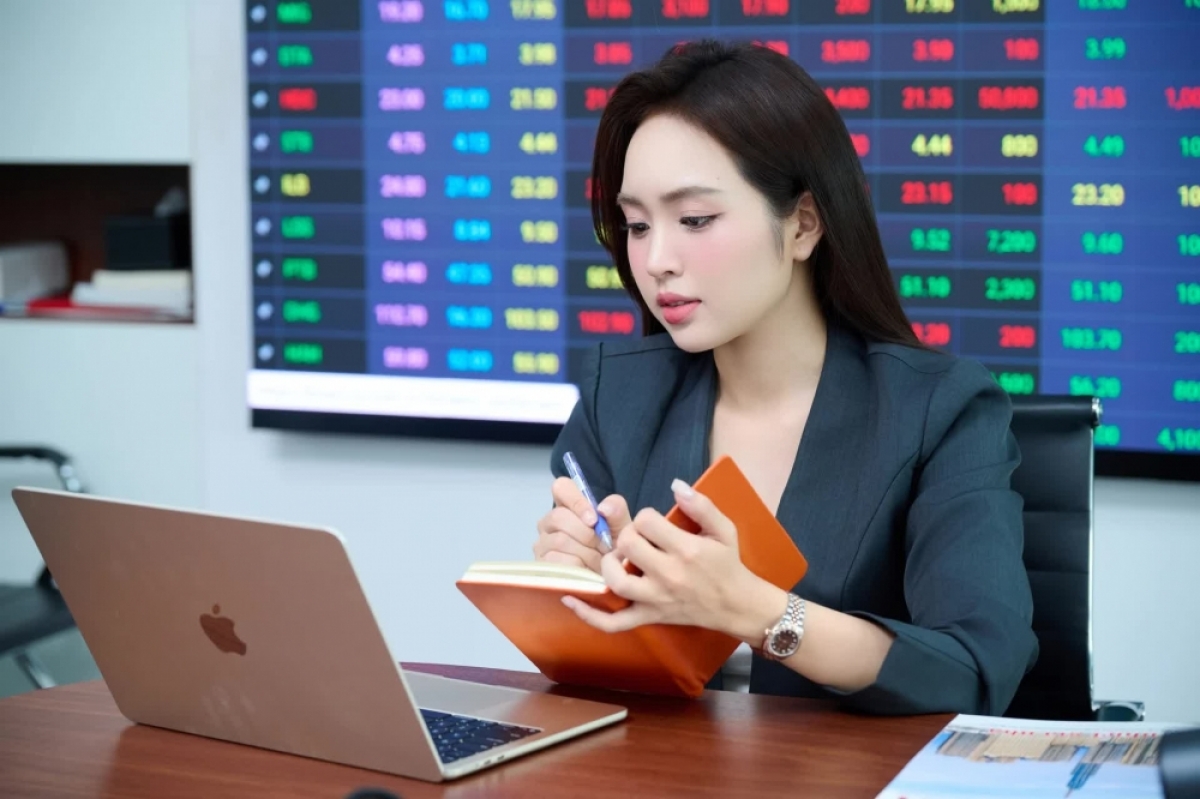 Dự báo mức khởi động thị trường chứng khoán phiên giao dịch đầu tuần, VN-Index ở mức 1.824,53 điểm.