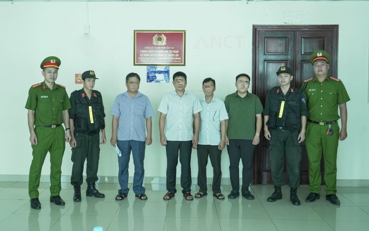 Các bị can tại Cơ quan Cảnh sát điều tra Công an thành phố Cần Thơ- Ảnh Công an thành phố Cần Thơ