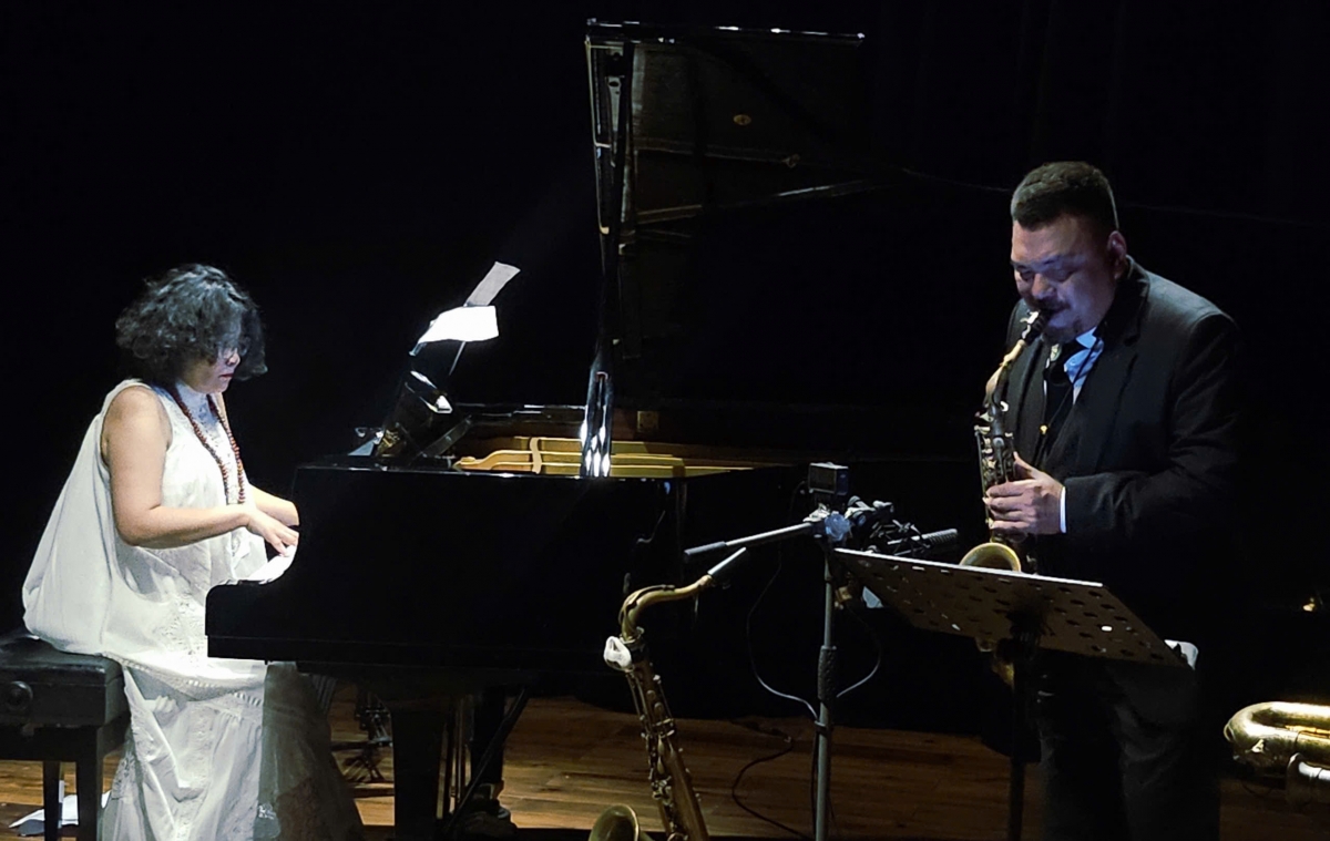  Đêm nhạc là sự kết hợp tuyệt vời giữa pianist Phó An My và saxophonist Quyền Thiện Đắc trên nhạc phối của nhạc sĩ Đặng Tuệ Nguyên