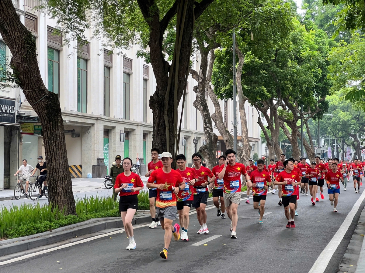 Hàng nghìn người tại Thủ đô Hà Nội tham gia Giải chạy phong trào “Chung một quyết tâm xây dựng xã, phường, đặc khu không ma túy”