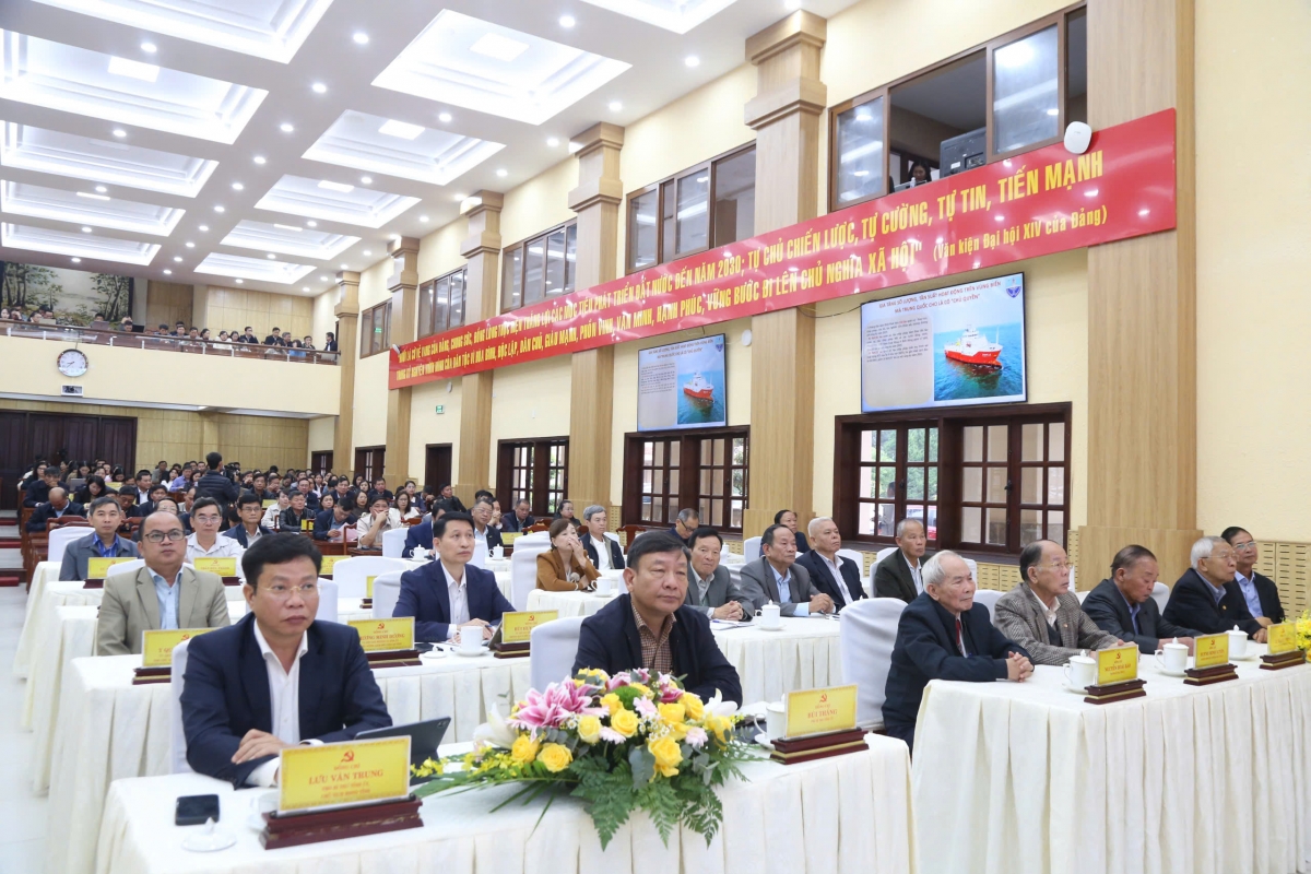 Các đại biểu tham dự hội nghị 