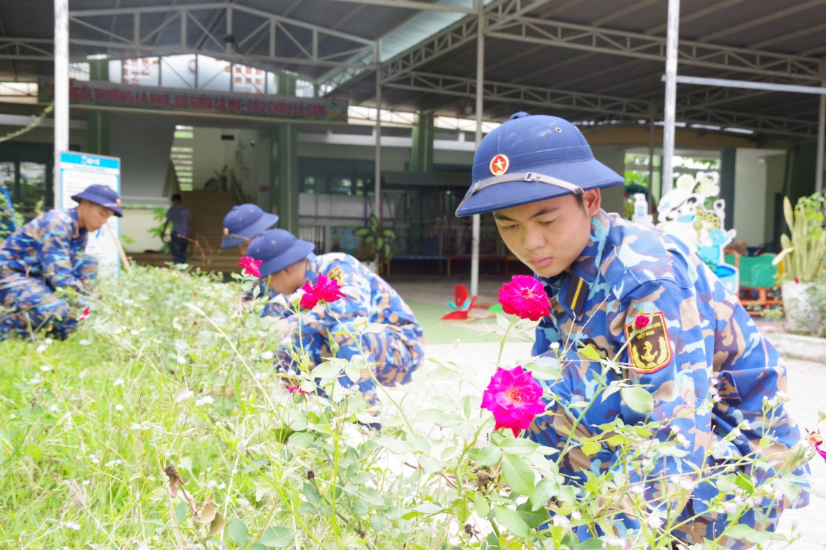 Binh nhất Nguyễn Lê Thành Triết tham gia Chiến dịch Thanh niên tình nguyện hè năm 2026 của Học viện Hải quân