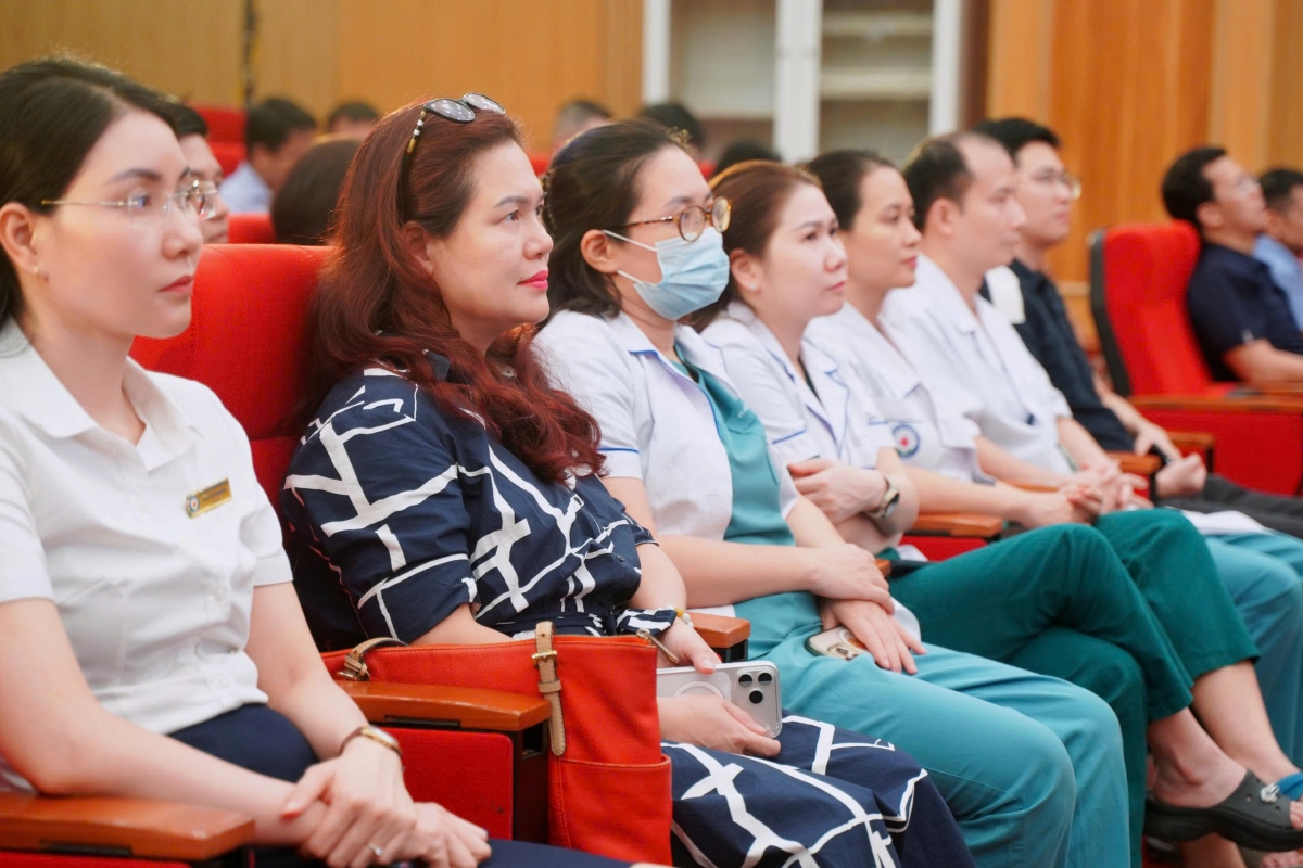 Hội thảo thu hút sự tham dự của nhiều chuyên gia đầu ngành, các bác sỹ, nhân viên y tế trong lĩnh vực hỗ trợ sinh sản