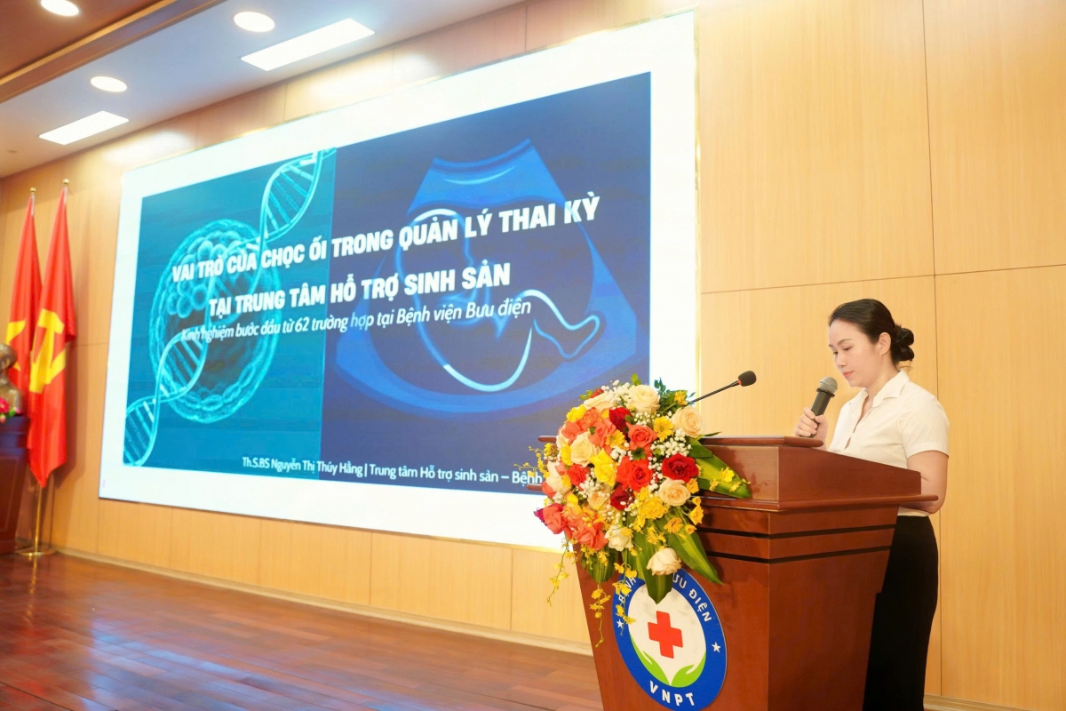 Các báo cáo chuyên đề được các chuyên gia hõ trợ sinh sản Bệnh viện Bưu điện, Đại học Y Hà Nội trình bày tại Hội thảo