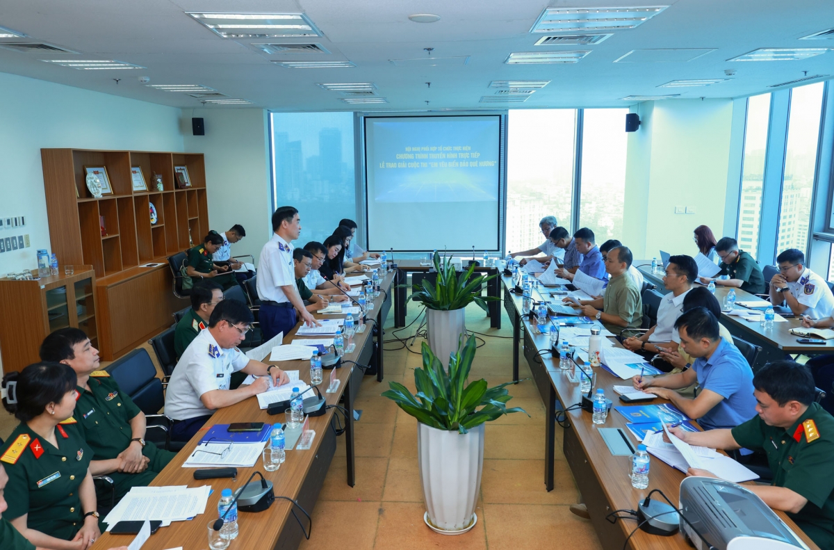 Quang cảnh buổi làm việc