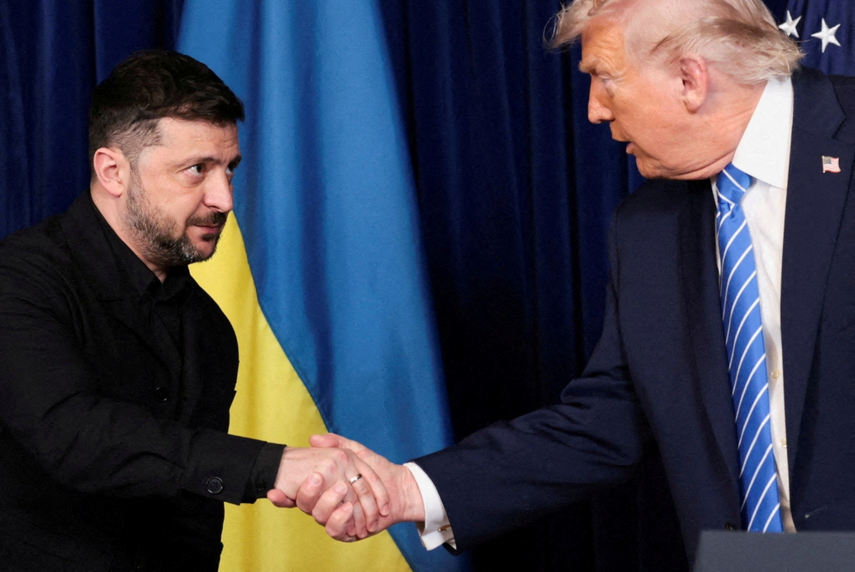 Tổng thống Mỹ Trump gặp Tổng thống Ukraine Zelenskiy. Ảnh REUTERS