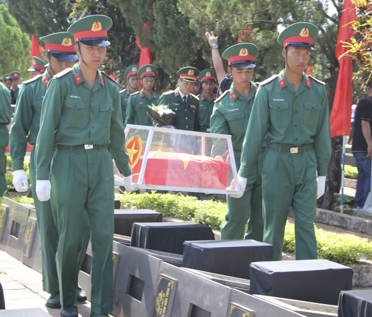 18 hài cốt liệt sĩ, quân tình nguyện và chuyên gia Việt Nam qua các thời kỳ, hi sinh tại Campuchia, được quy tập trong mùa khô 2025-2026, đã được an táng tại nghĩa trang Đức Cơ, Gia Lai.