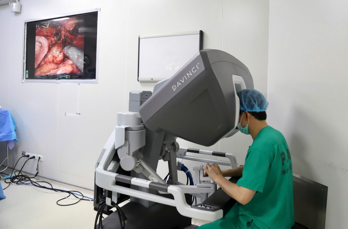 Thực tế cho thấy, phẫu thuật nội soi robot mang lại hiệu quả điều trị, rút ngắn thời gian hồi phục và tăng chất lượng sống của người bệnh