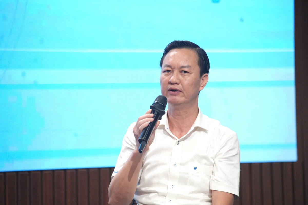 (Ông Vũ Quang Thành - Phó Giám đốc Trung tâm dịch vụ việc làm Hà Nội chia sẻ tại tọa đàm)