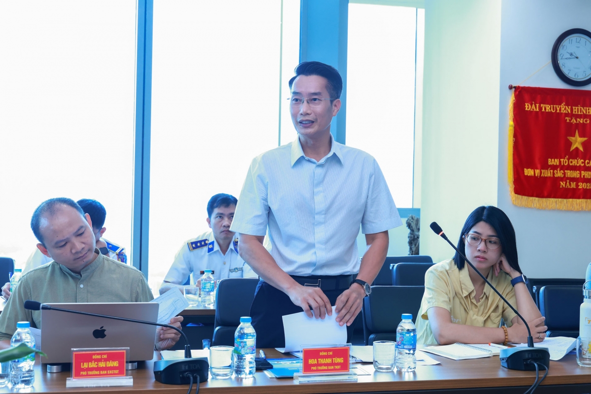 Đại diện các cơ quan chức năng Đài Truyền hình Việt Nam trao đổi các nội dung phối hợp tổ chức chương trình.