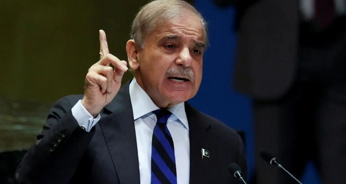 Thủ tướng Pakistan Shehbaz Sharif (Ảnh Reuters)
