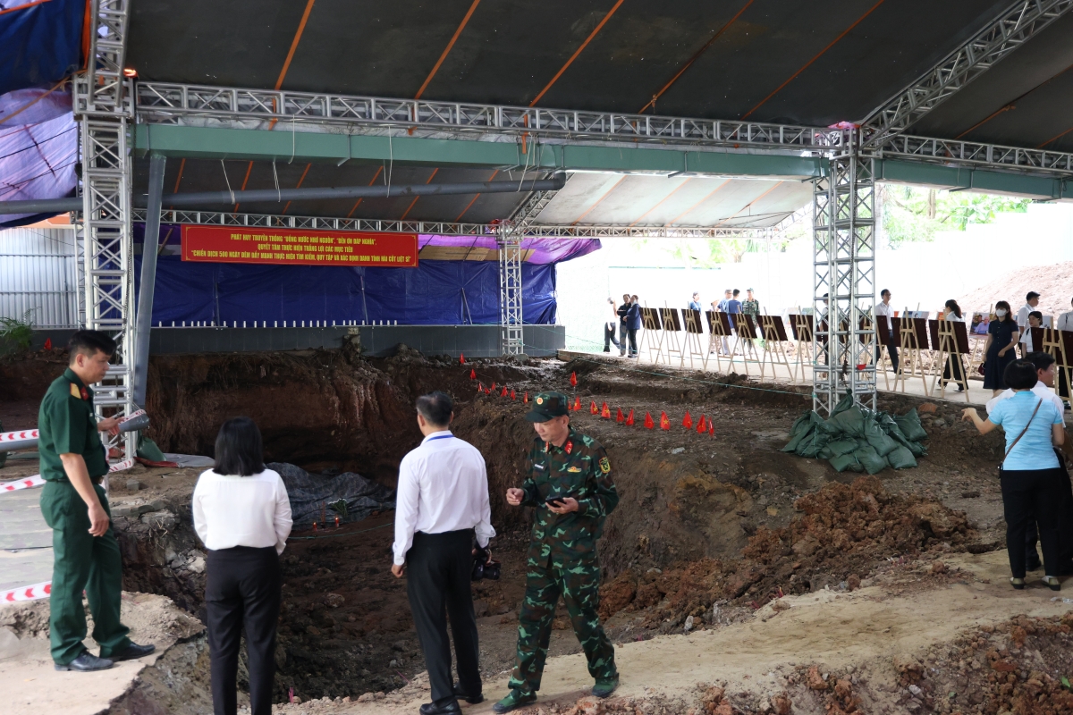Lực lượng tìm kiếm phát hiện, quy tập được thêm 5 bộ hài cốt liệt sĩ tại Công viên Lê Thị Riêng