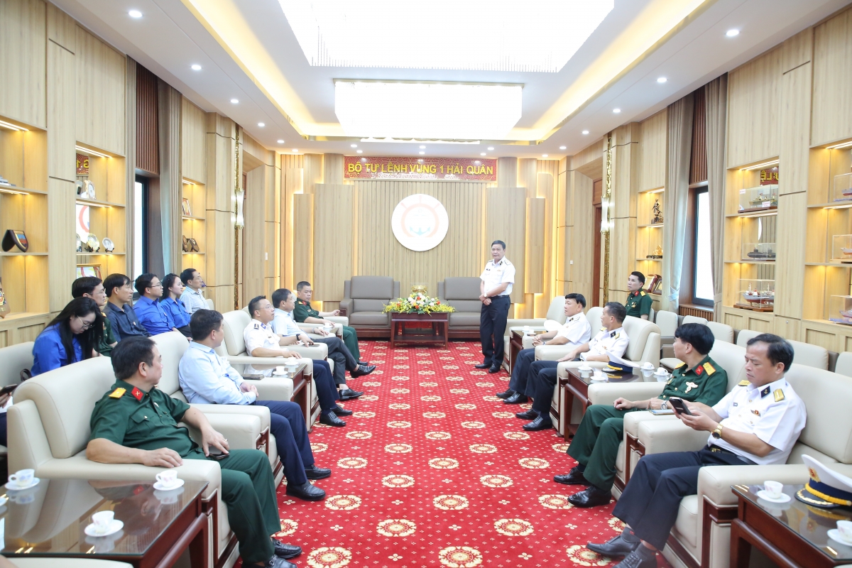 Thủ trưởng Vùng 1 làm việc với đoàn công tác