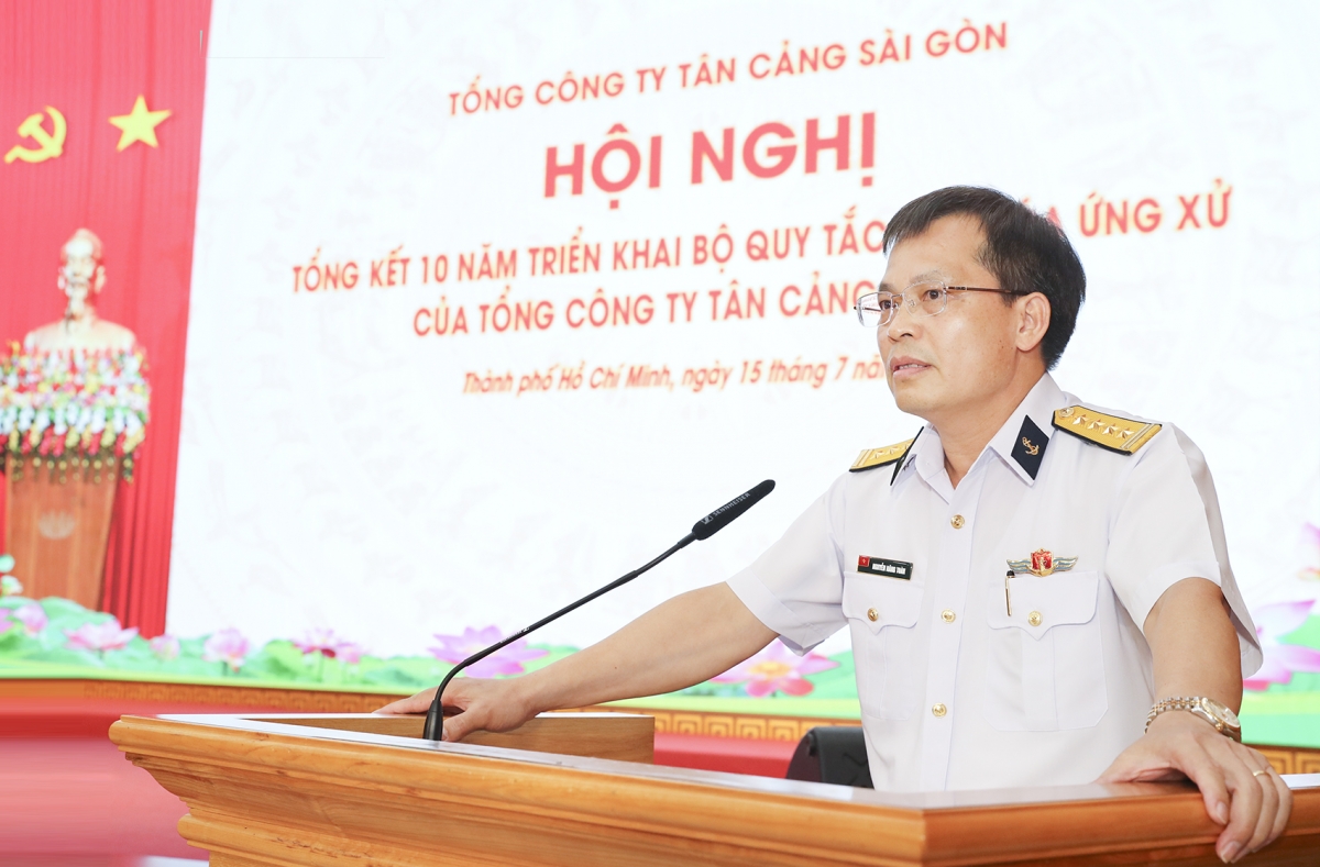 Đại tá Nguyễn Năng Toàn, Bí thư Đảng ủy, Phó Tổng giám đốc Tổng công ty chủ trì hội nghị