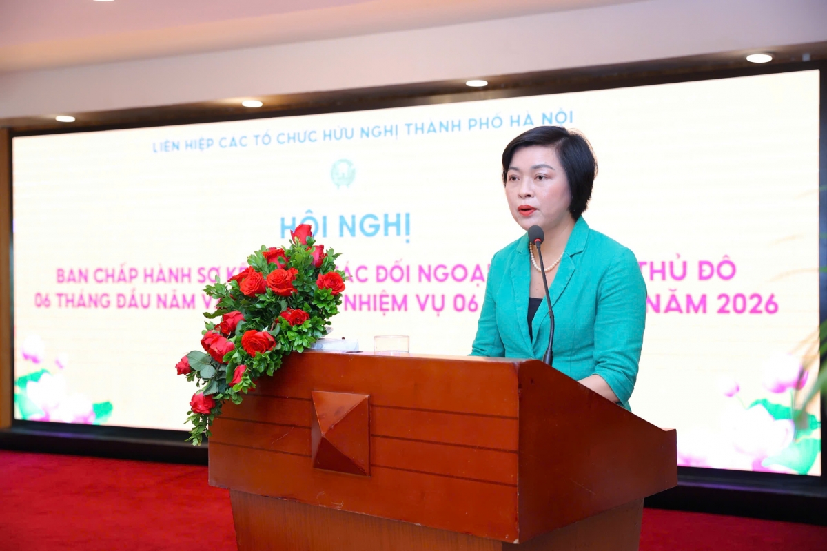 Bà Trần Thị Phương, Phó Chủ tịch Thường trực Liên hiệp các tổ chức hữu nghị thành phố Hà Nội phát biểu tại hội nghị. (Ảnh: BTC)