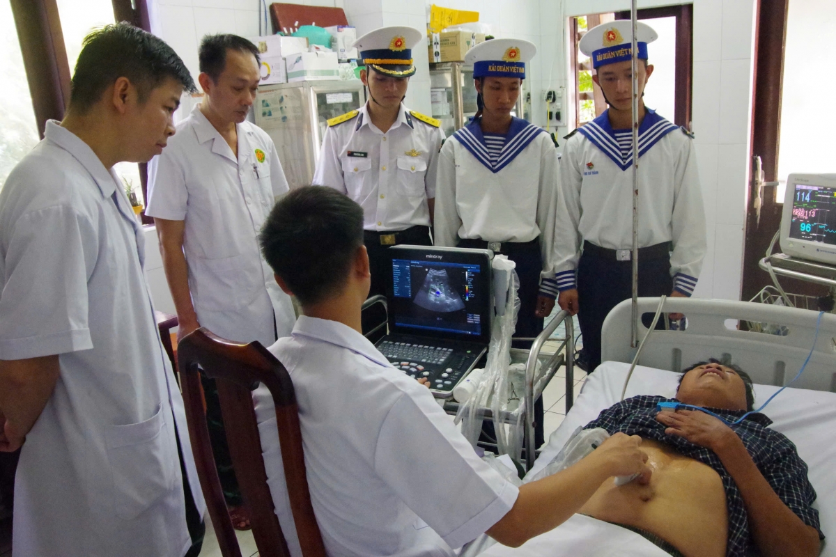 Bệnh nhân được siêu âm ổ bụng và chẩn đoná lâm sàng