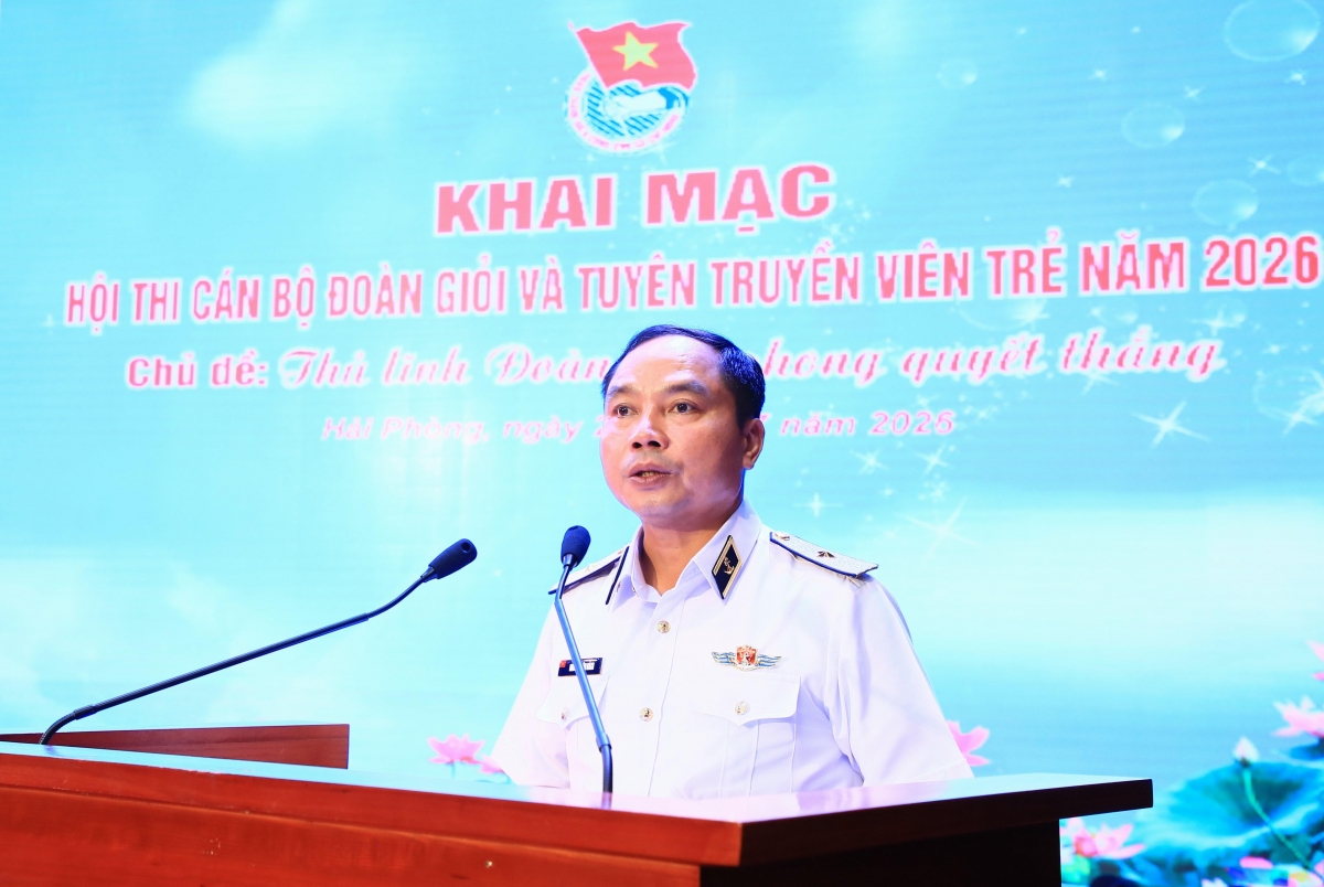 Chuẩn Đô đốc Nguyễn Văn Bách phát biểu khai mạc