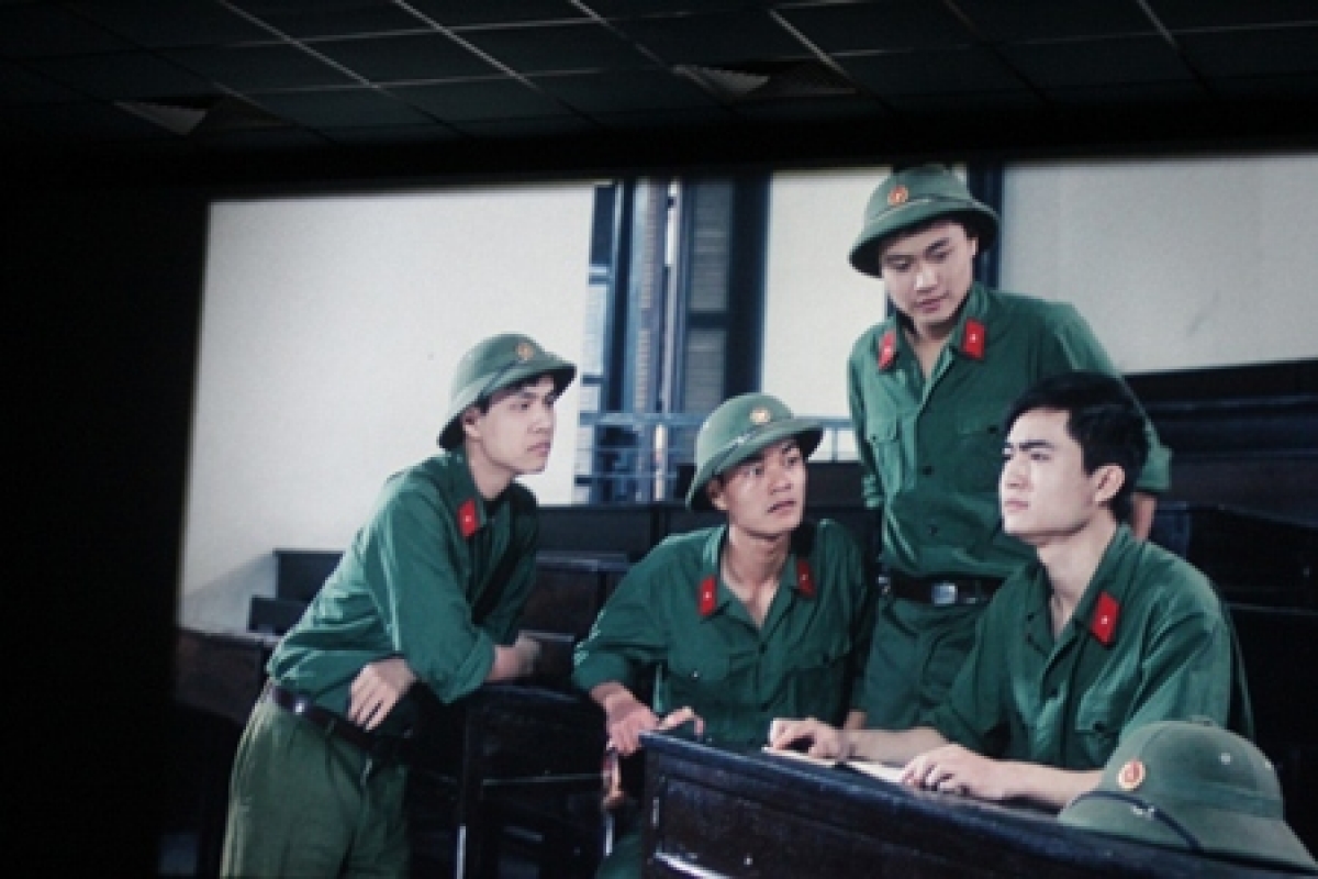 Một cảnh trong phim “Mùi cỏ cháy”.