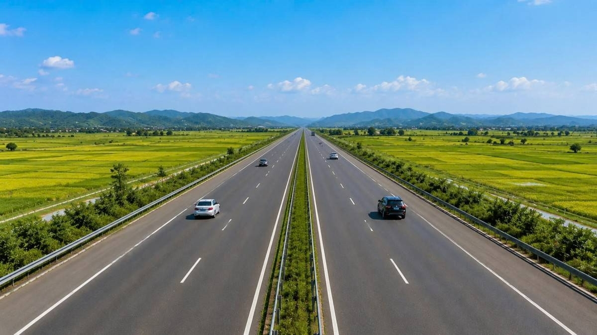 Đề xuất hơn 334.000 tỷ đồng đầu tư cao tốc thúc đẩy liên kết vùng mạnh mẽ.