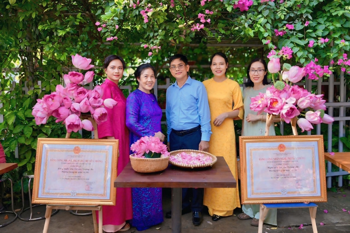 Nghề ướp trà sen Quảng An, TP. Hà Nội đã được công nhận là di sản văn hóa phi vật thể quốc gia.