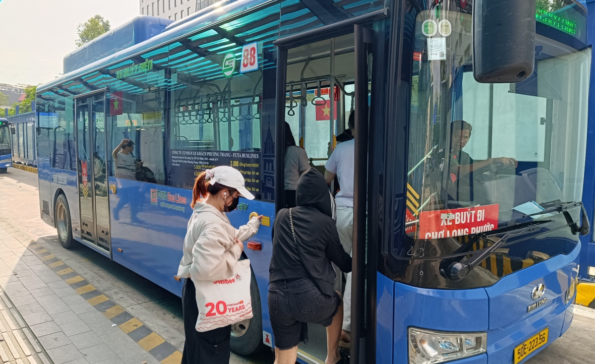 Nhiều hành khách đi xe bus rất ủng hộ chính sách này.