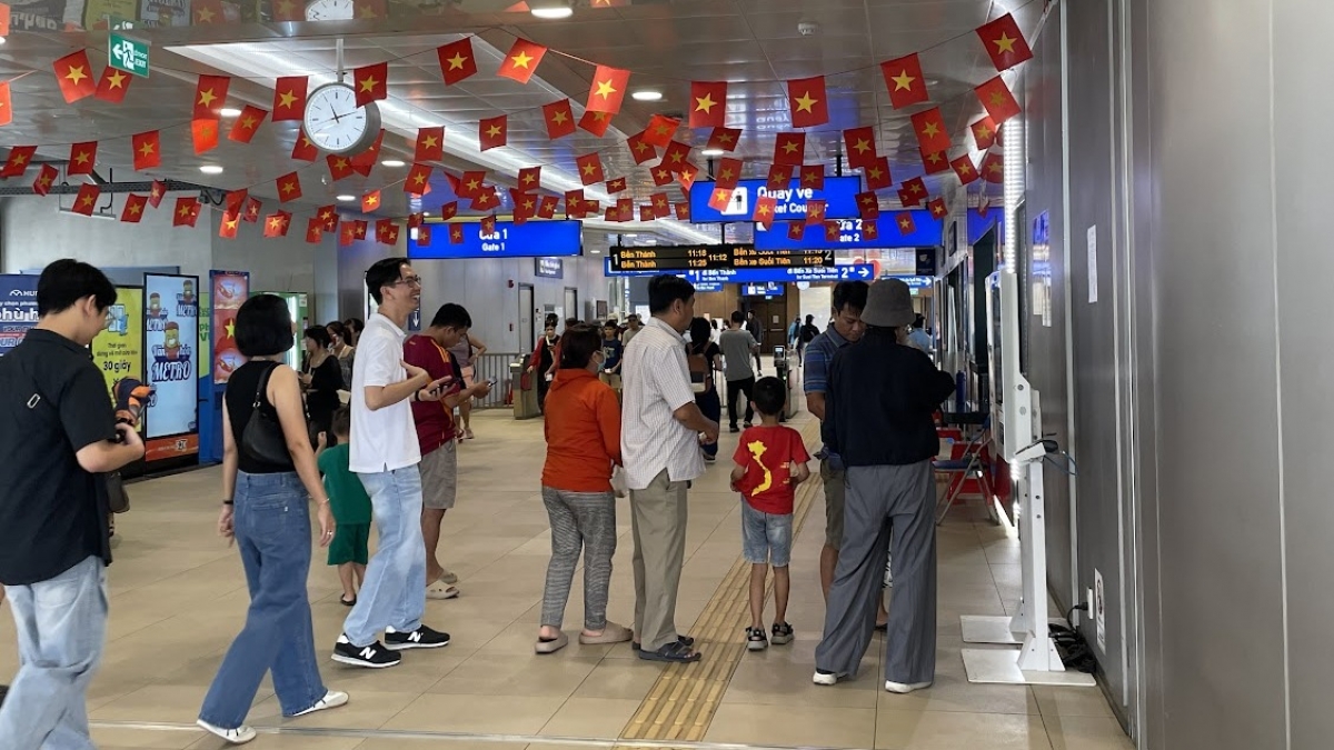 Người dân có thể đi miễn phí metro theo 3 cách