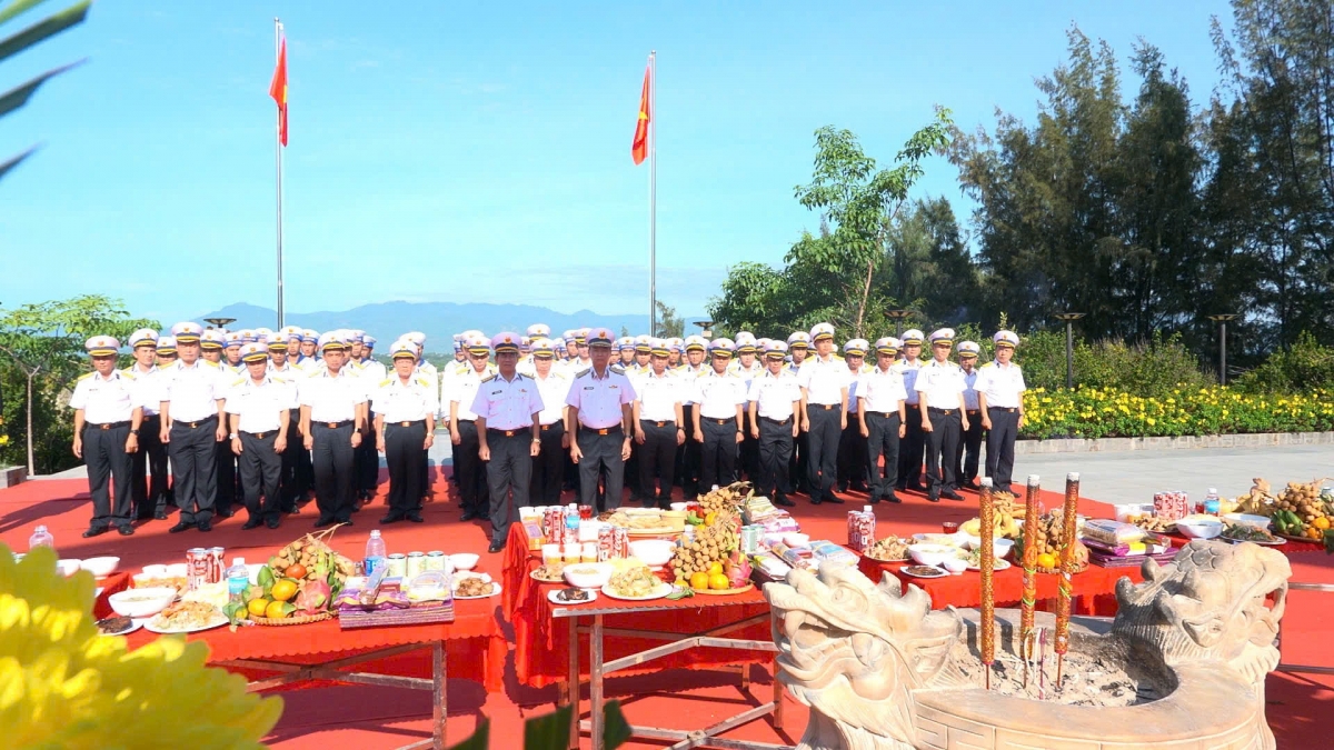 Quang cảnh Lễ dâng hương