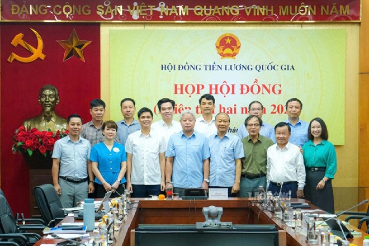 Phiên họp thứ 2 của Hội đồng Tiền lương quốc gia chốt mức tăng lương tối thiểu vùng năm 2027 là 7,8%, áp dụng từ 1.1.2027.