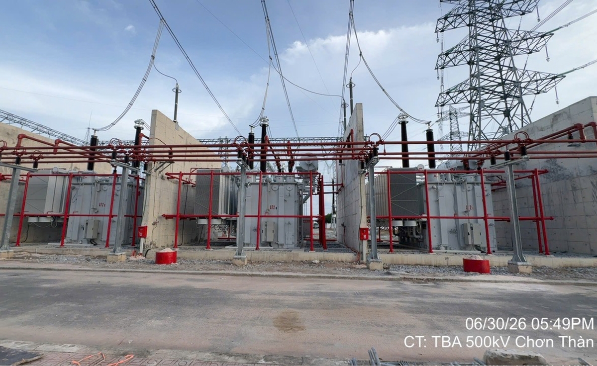 Máy biến áp 500kV thứ 2 Trạm biến áp 500kV Chơn Thành vừa được đóng điện thành công. Ảnh EVNNPT.