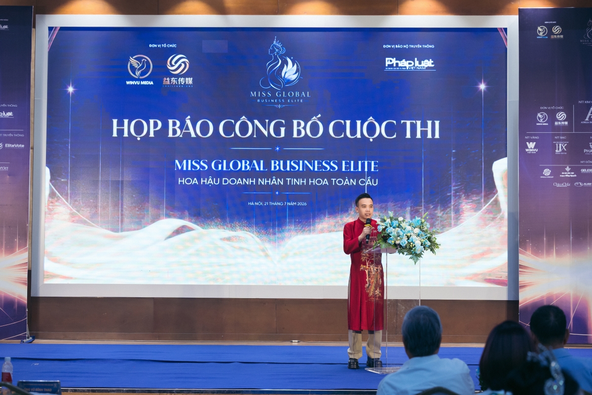 Ông Vũ Đình Thao, Trưởng Ban tổ chức cuộc thi thông tin tại họp báo. 