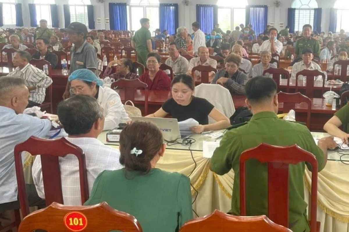 Trong ngày đầu tiên đã thu nhận hơn 1000 mẫu ADN của các thân nhân