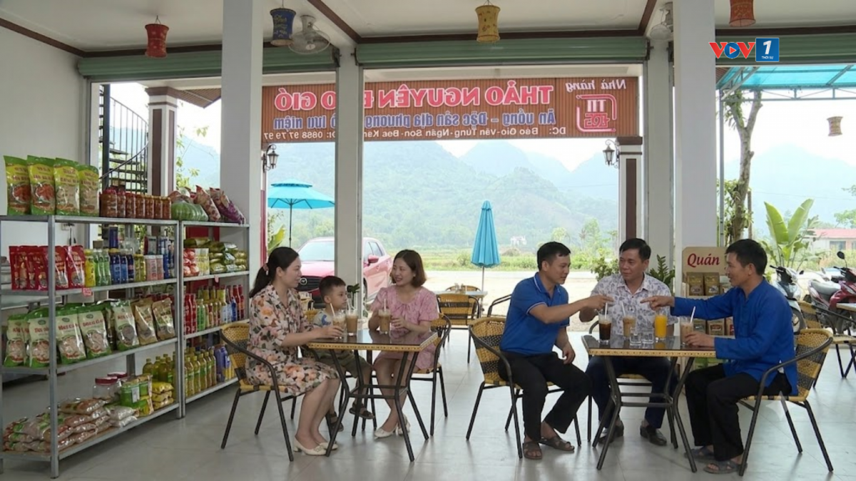 Cửa hàng là điểm đến quen thuộc của du khách