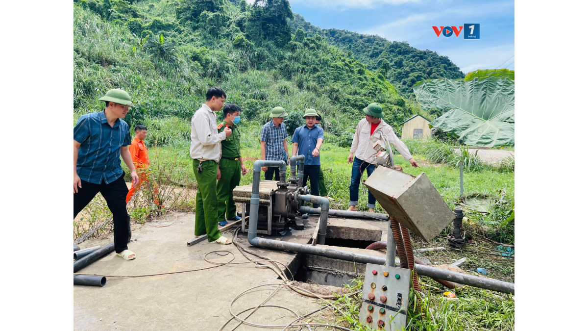 Lực lượng chức năng khám nghiệm hiện trường