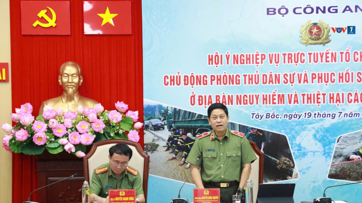 Thiếu tướng Nguyễn Hồng Nguyên chỉ đạo, điều hành Hội ý nghiệp vụ