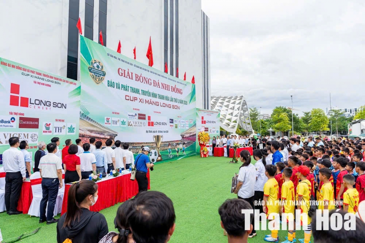 Lễ khai mạc giải đấu. (Ảnh: Báo và Phát thanh, truyền hình Thanh Hóa)