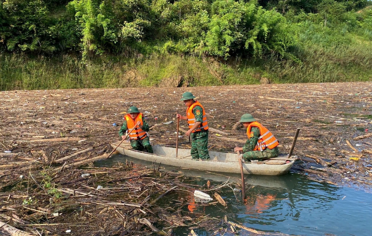 Thi thể nạn nhân cuối cùng được tìm thấy tại hồ thủy điện Mường Mít, cách vị trí gặp nạn khoảng 15km.