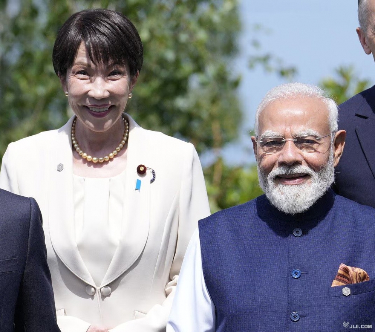 Thủ tướng Nhật Bản Takaichi Sannae và Thủ tướng Ấn Độ Narendra Modi gặp gỡ hôm 16-6 bên lề Hội nghị thượng đỉnh G7 vừa diễn ra tại Pháp. Ảnh Jiji Press