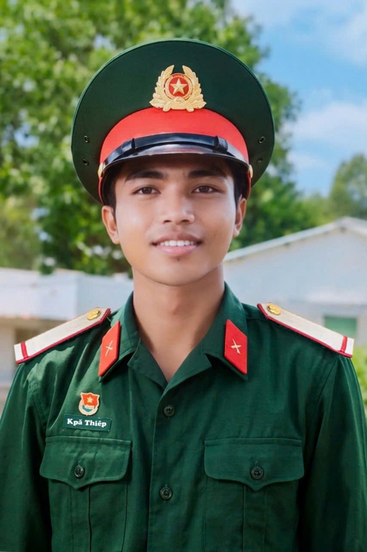 Thượng sĩ Kpă Thiêp quả cảm cứu 2 người dân xã Ia Ko, tỉnh Gia Lai