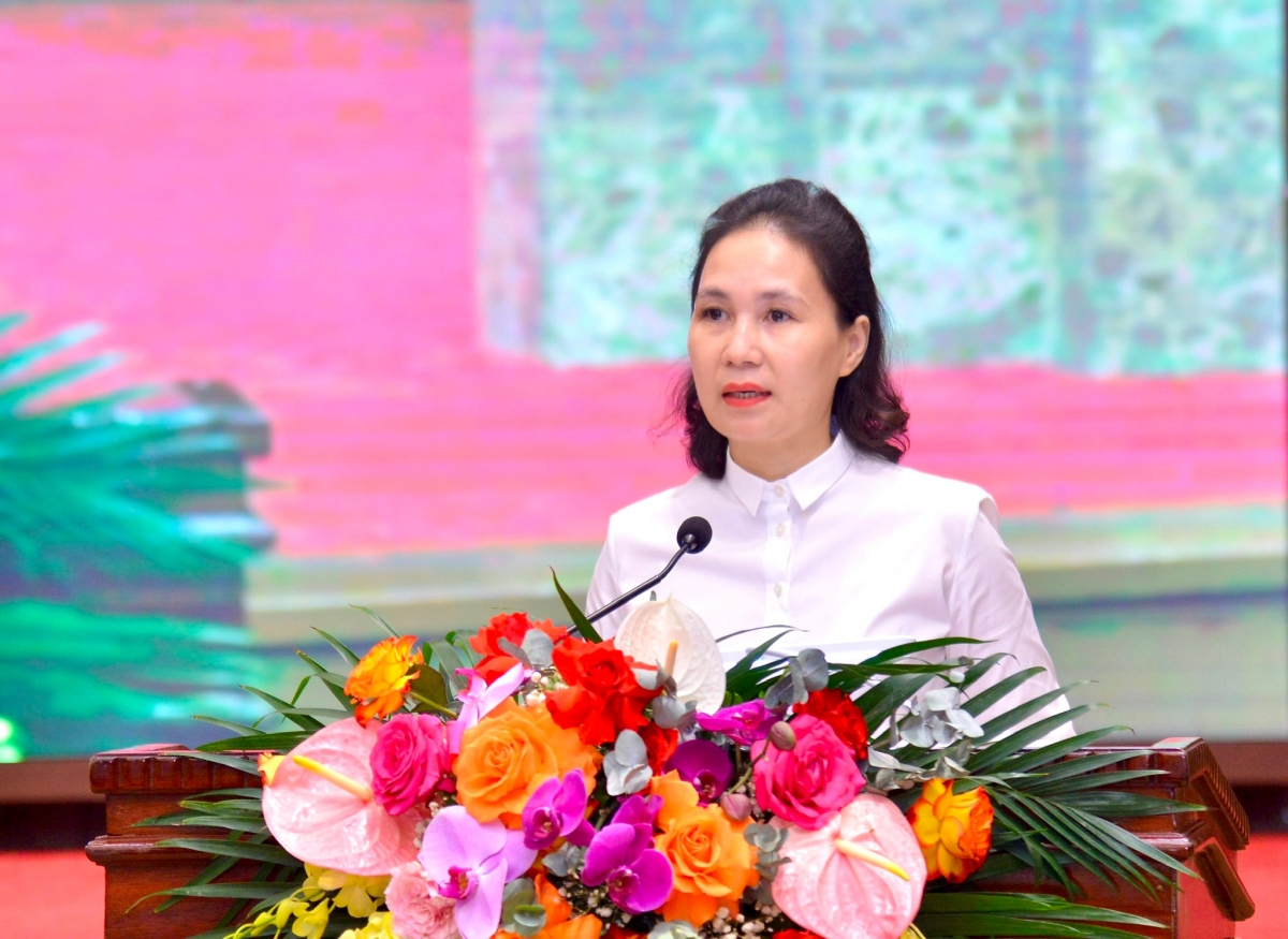 Bí thư Đảng ủy, Chủ tịch HĐND phường Dương Nội Cấn Thị Việt Hà. Ảnh: KT