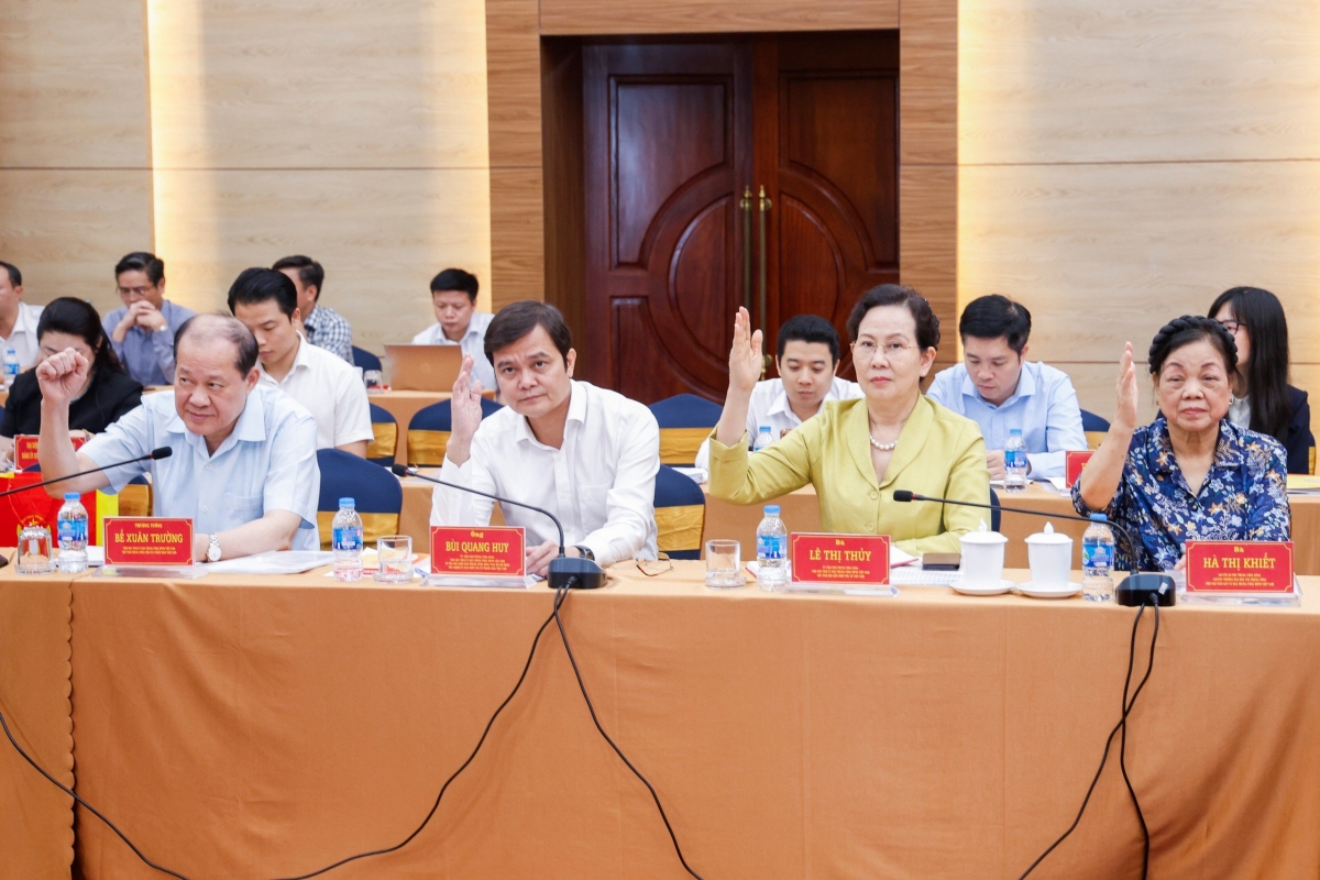 Các đại biểu đã biểu quyết thông qua Nghị quyết Hội nghị Đoàn Chủ tịch Ủy ban Trung ương MTTQ Việt Nam lần thứ nhất khóa XI, nhiệm kỳ 2026-2031