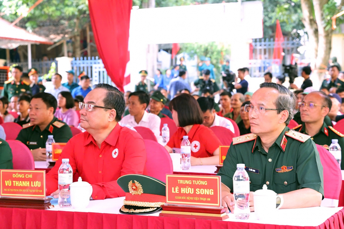 Trung tướng, GS, TS Lê Hữu Song - Giám đốc Bệnh viện Trung ương Quân đội 108 tại chương trình