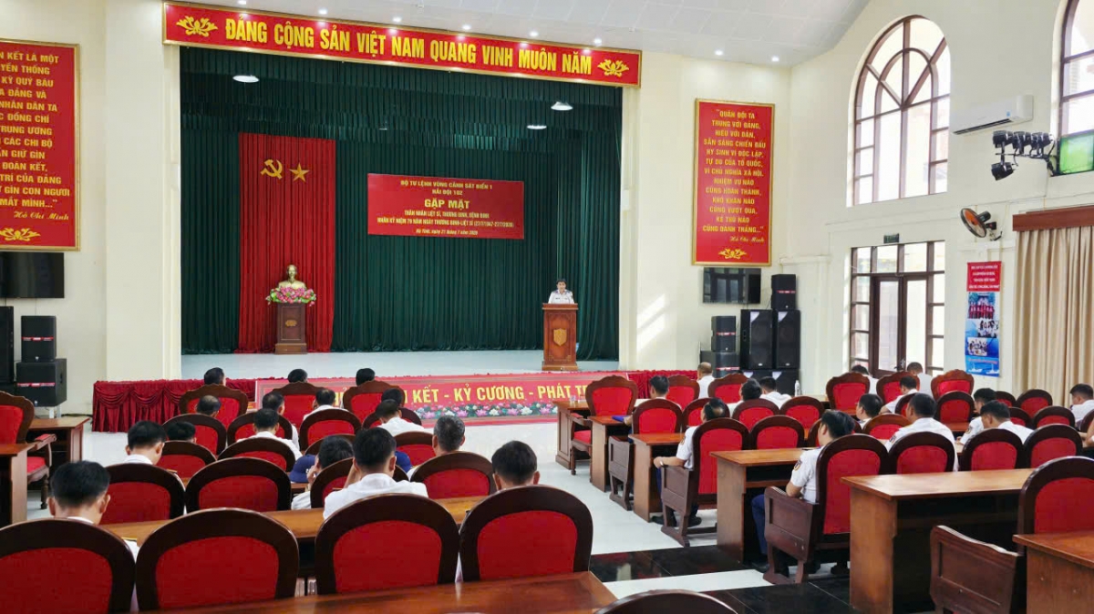 Các đại biểu tham dự chương trình