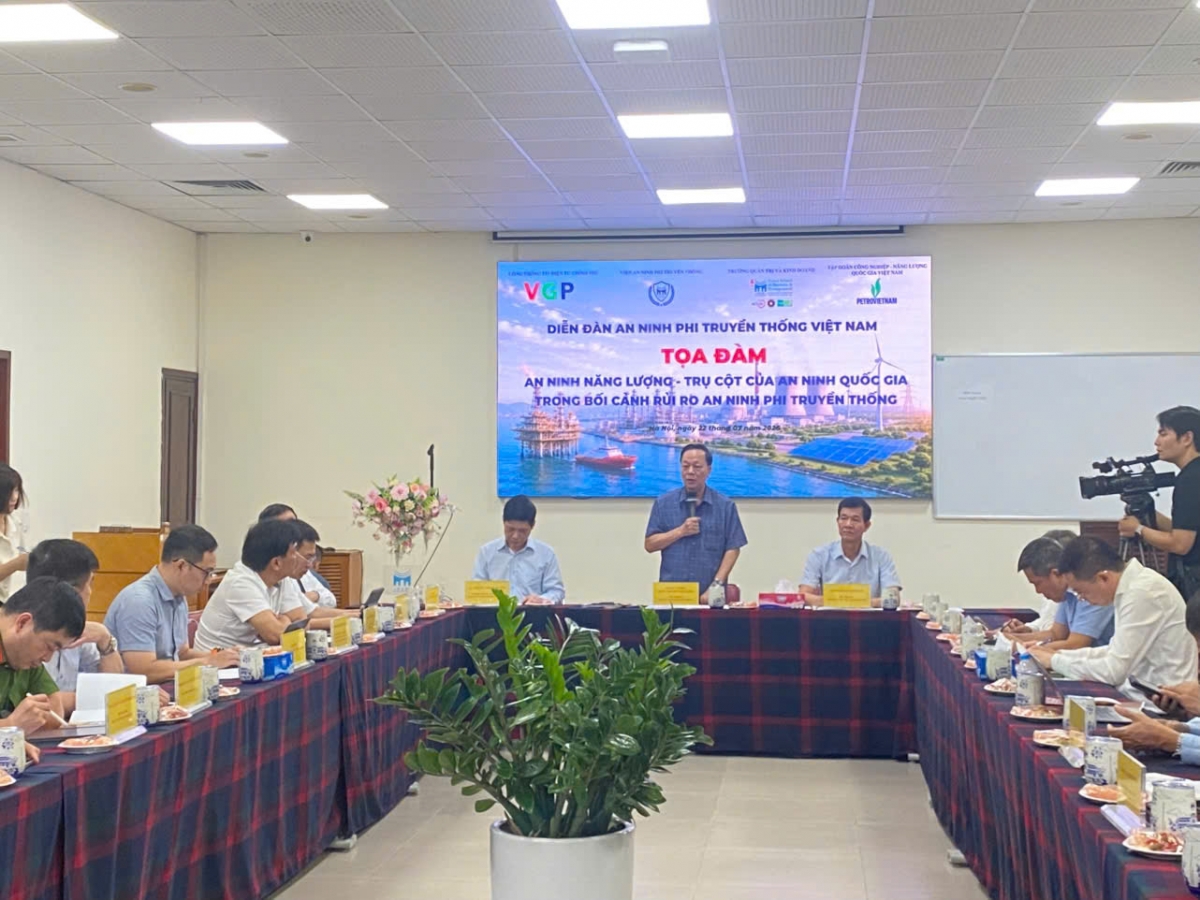 Các đại biểu tham dự toạ đàm