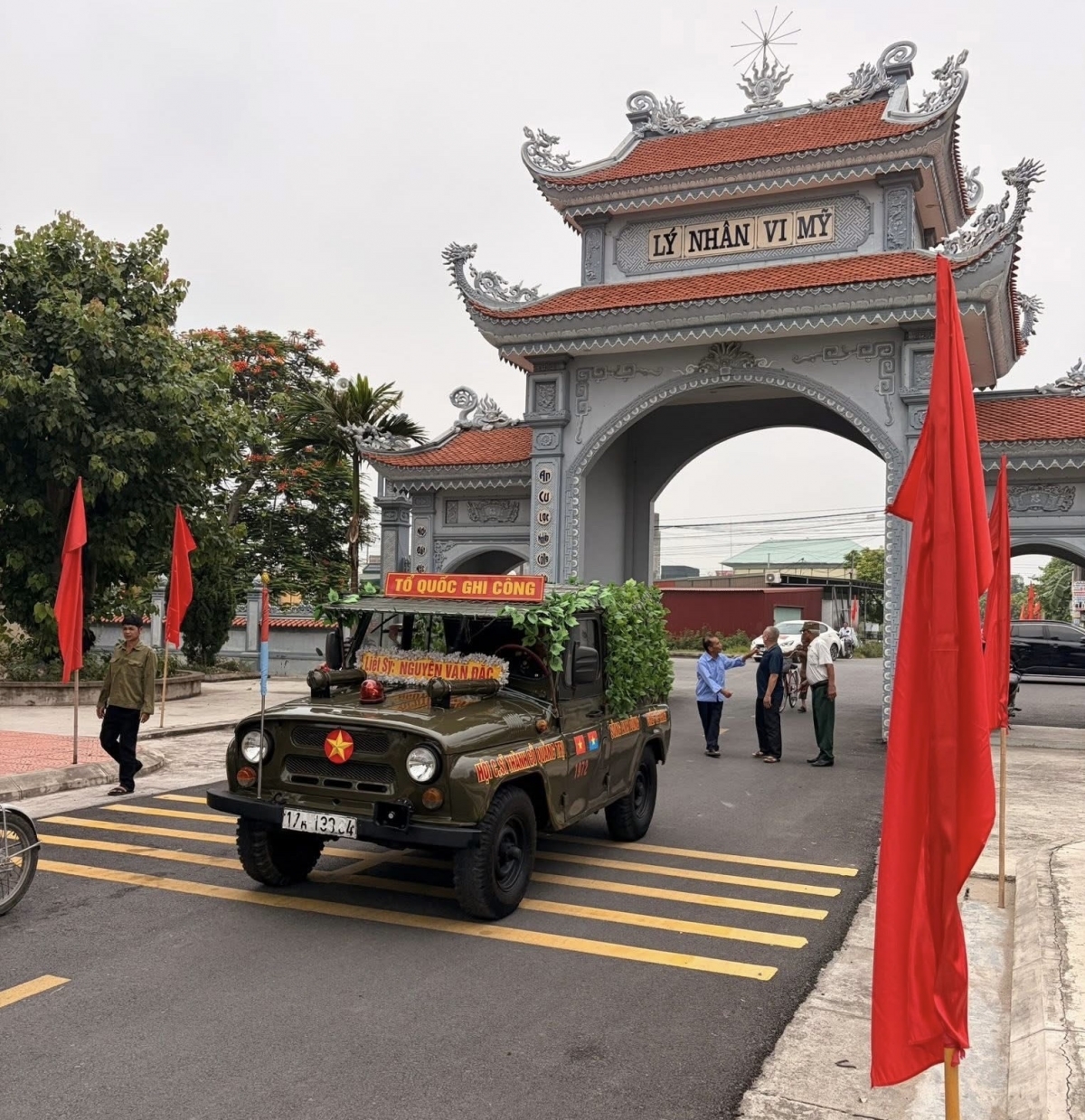 Đây là chiếc xe mà CCB Nguyễn Quang Tiệp và các hội viên Hội Chiến sĩ bảo vệ Thành cổ Quảng Trị 1972 dùng để đón hài cốt liệt sĩ- Ảnh Công Liêm