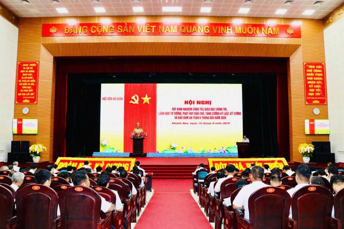 Quang cảnh hội nghị