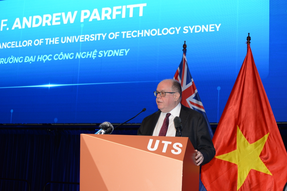 Hiệu trưởng Trường Đại học Công nghệ Sydney phát biểu tại diễn đàn.