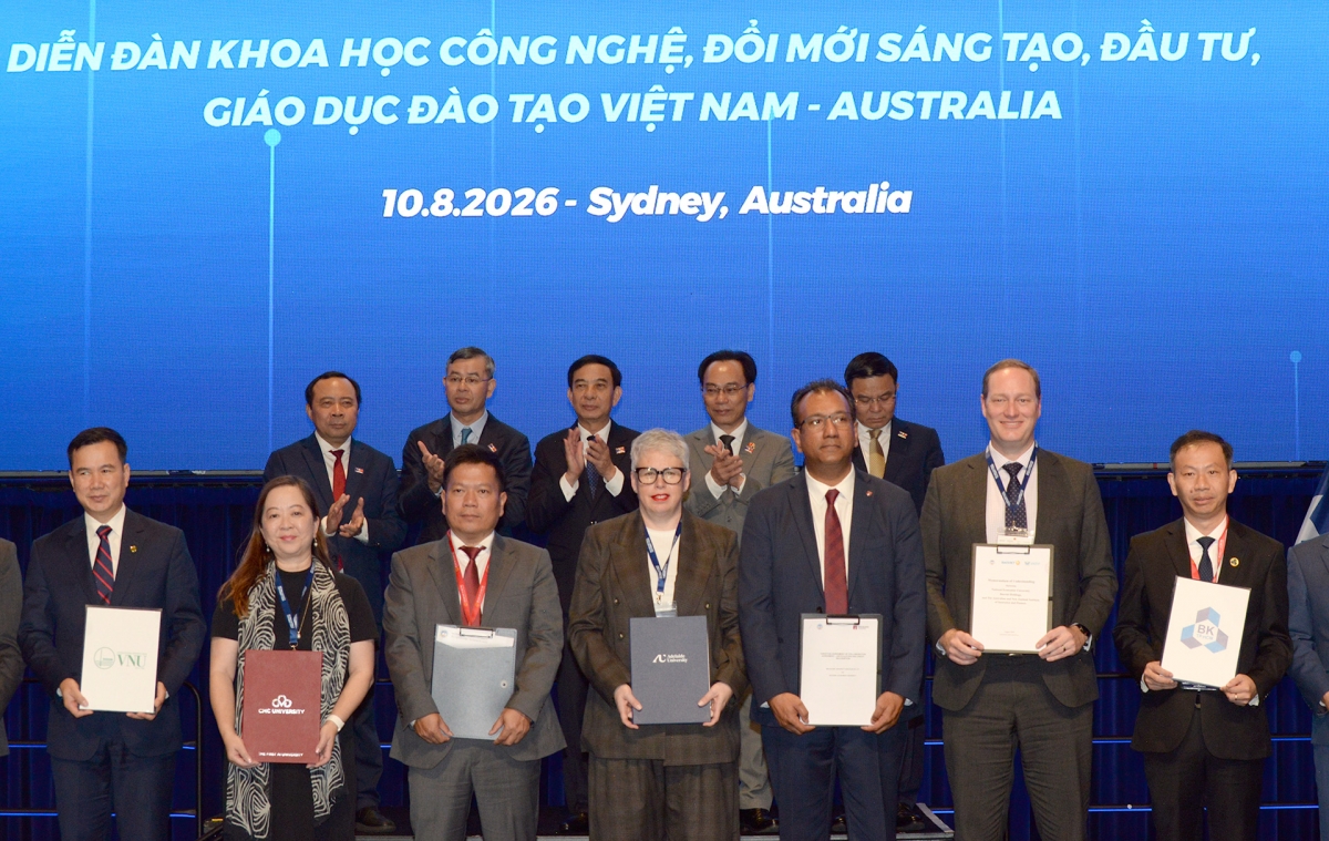 Lễ trao các văn kiện hợp tác giữa Việt Nam và Australia.
