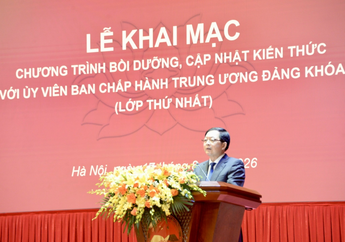 Phó Thủ tướng Hồ Quốc Dũng phát biểu tại lễ khai giảng