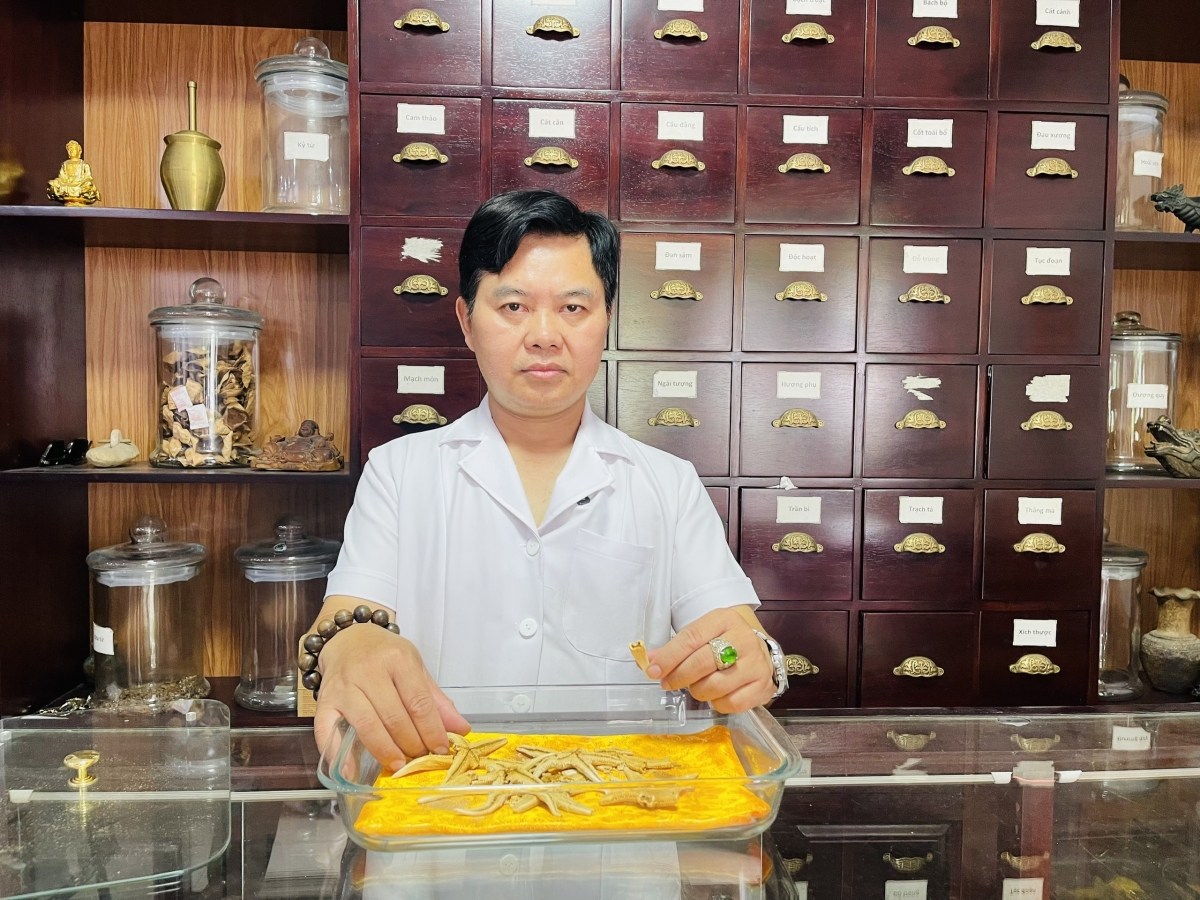 Lương y Nguyễn Hoành Phi cho biết nhiều hội viên Hội Đông y gặp khó khăn, vướng mắc