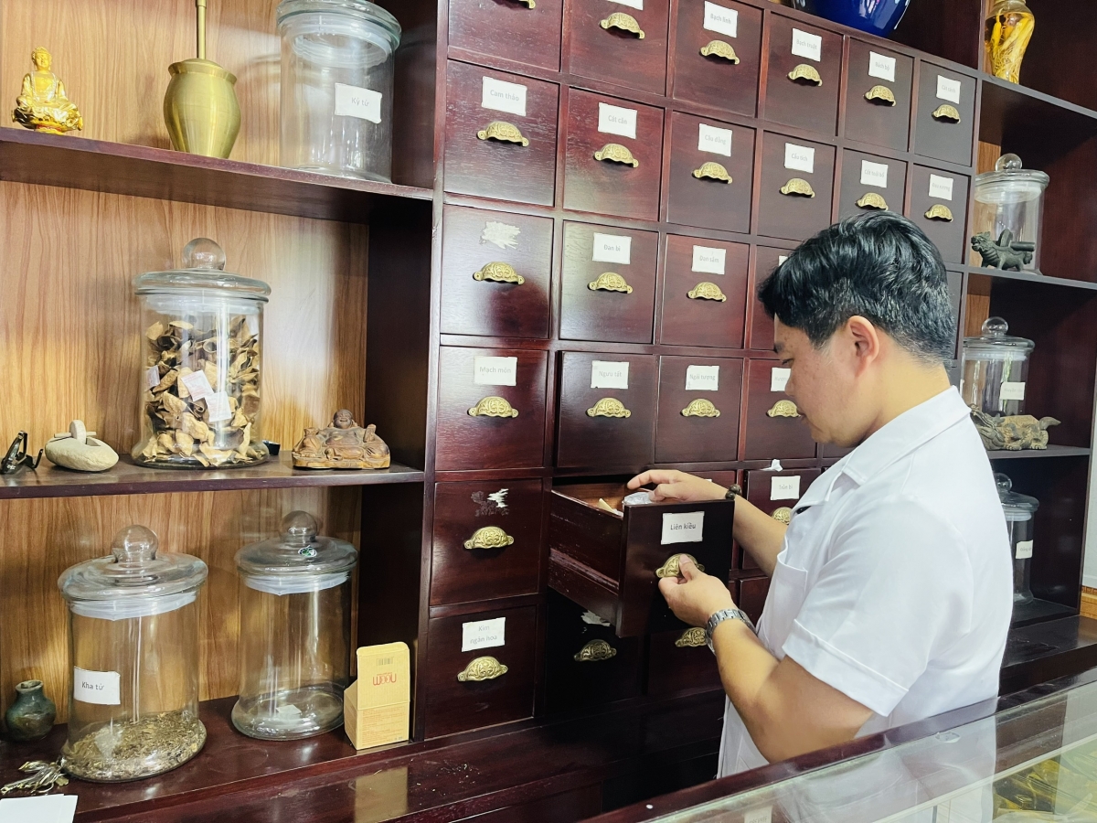 Lương y Nguyễn Hoành Phi, Chi hội trưởng Chi hội Đông y phường Hoàng Mai (Hà Nội)